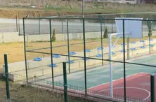 Systèmes de clôture pour terrains de sport