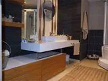 bambu kaplamalı  banyo  dolabı