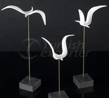 تماثيل الطيور البيضاء