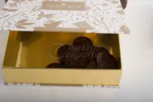 Diseño e impresión de caja de chocolate