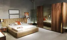 Elegante Walnut Modern Bedroom Set