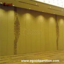 Movable soundproof partition wall