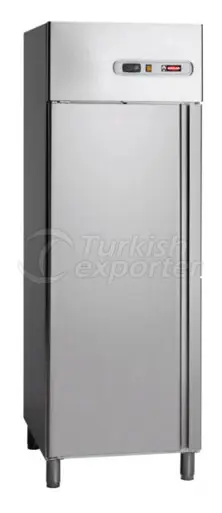 Upright Refrigerator With Fan