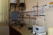 مختبر لمصنع زيوت معدنية
