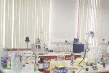 مختبر لمصنع زيوت معدنية