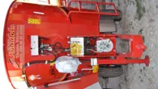 vertical electric feed spreader