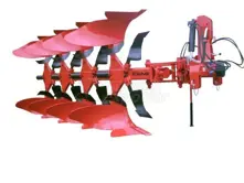 Arado hidráulico reversível de mouldboard