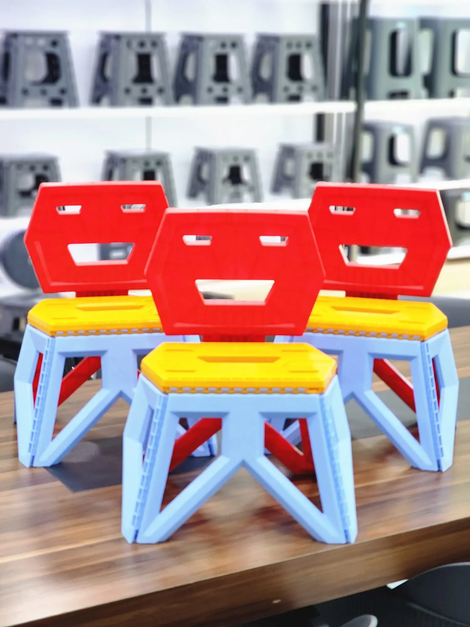 FOLDABLE KIDS CHAIR-Ozgen Plastik - Hasan Ozgen