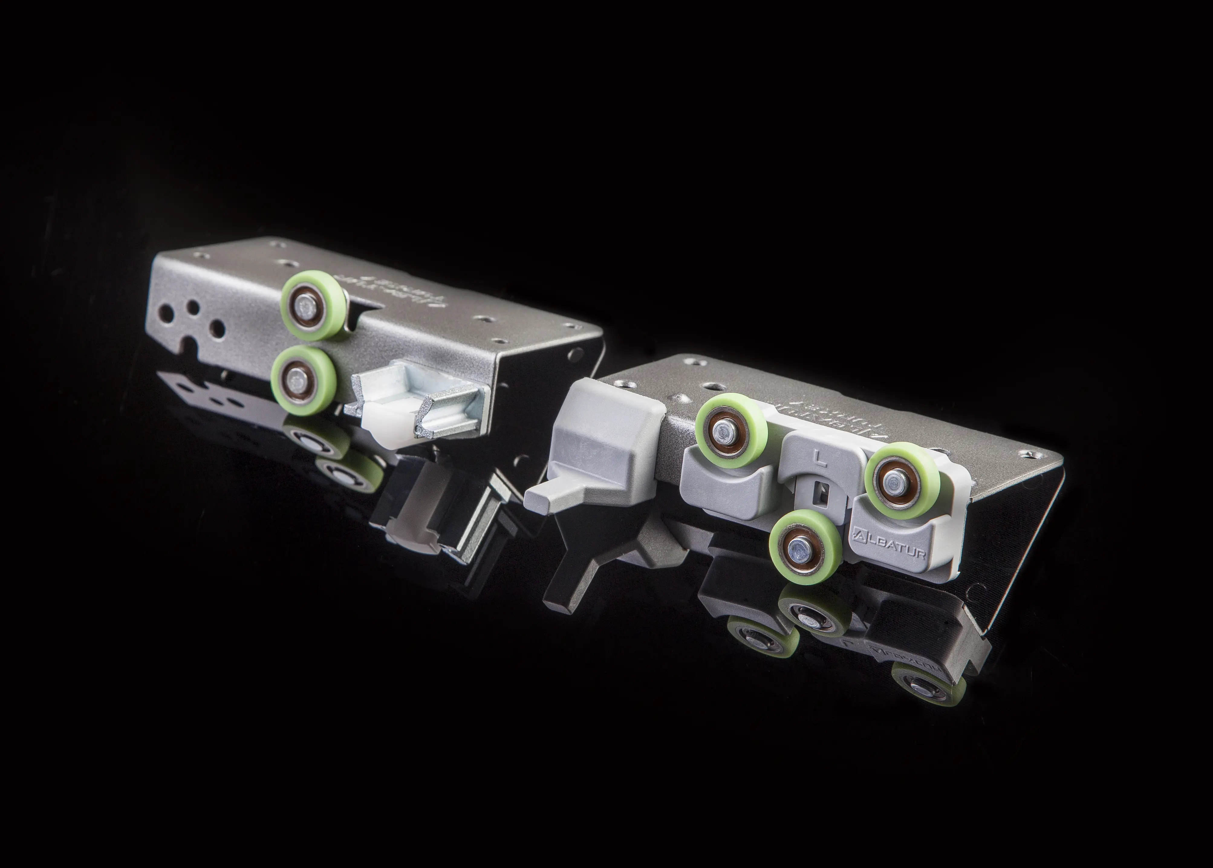 ADJUSTABLE SLIDING DOOR SYSTEM