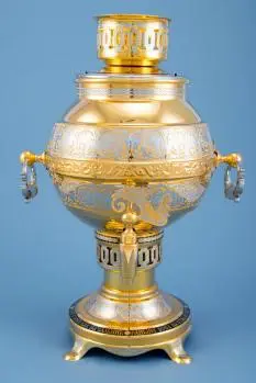 Samovar em uma bandeja ‘Tradições Russas’