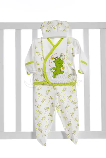 snapsuits, layettes (3pieces)