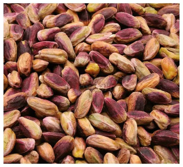 لب فستق