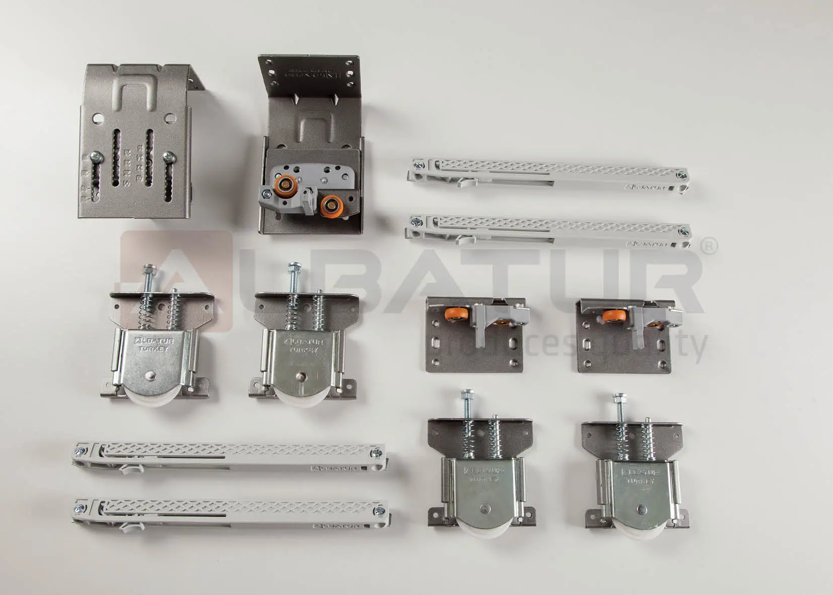 ADJUSTABLE SLIDING WARDROBE SYSTEM