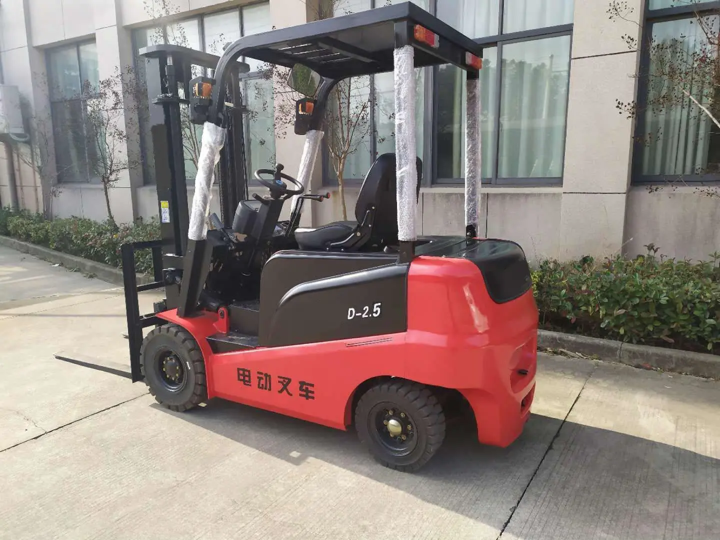 Electric forklift SAI-D 2.5