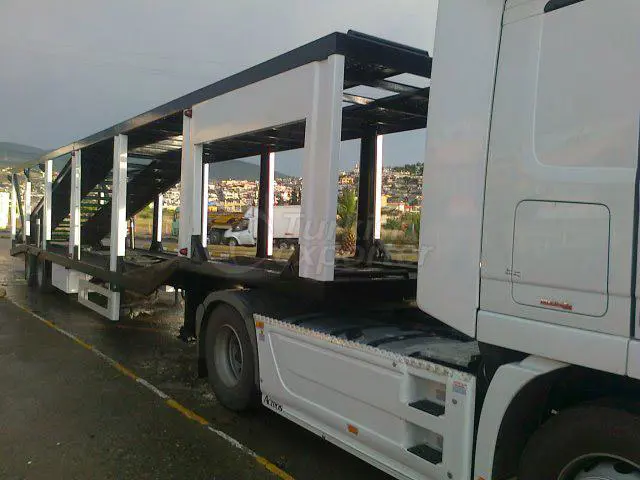 Transporte de coches clásico de remolque