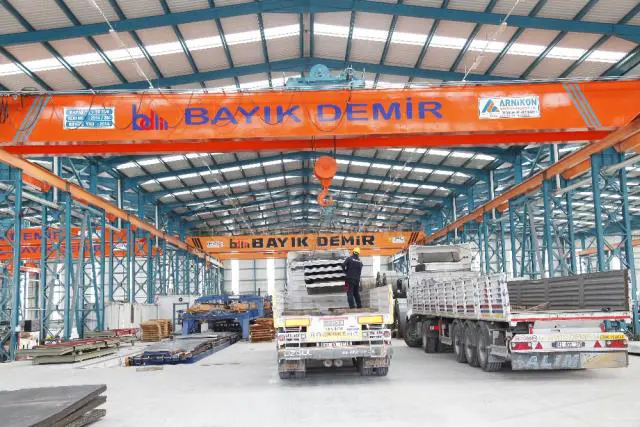 top running Cranes