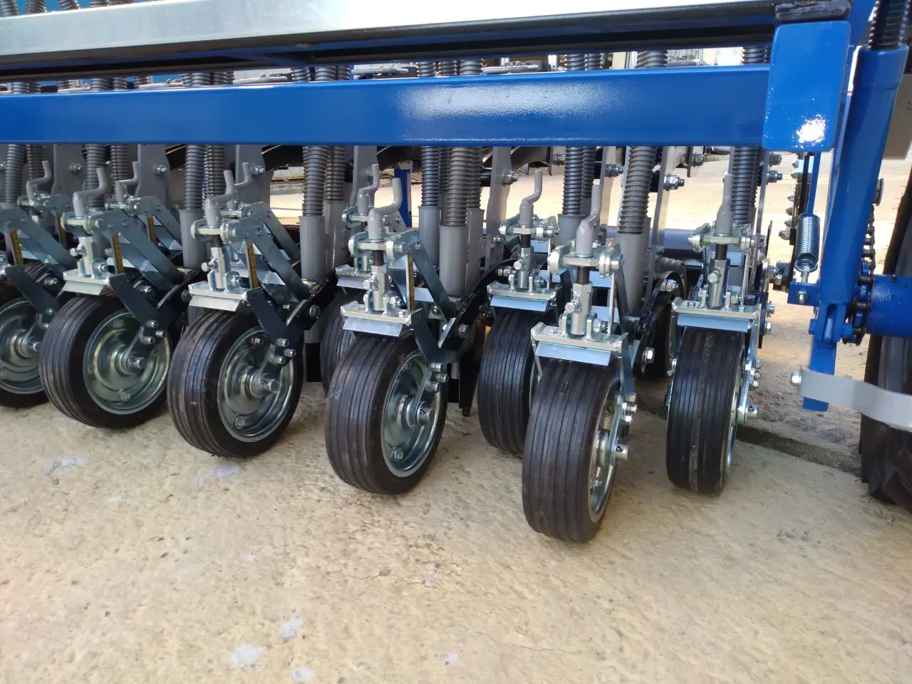 Universal Vegetable Planting Machine