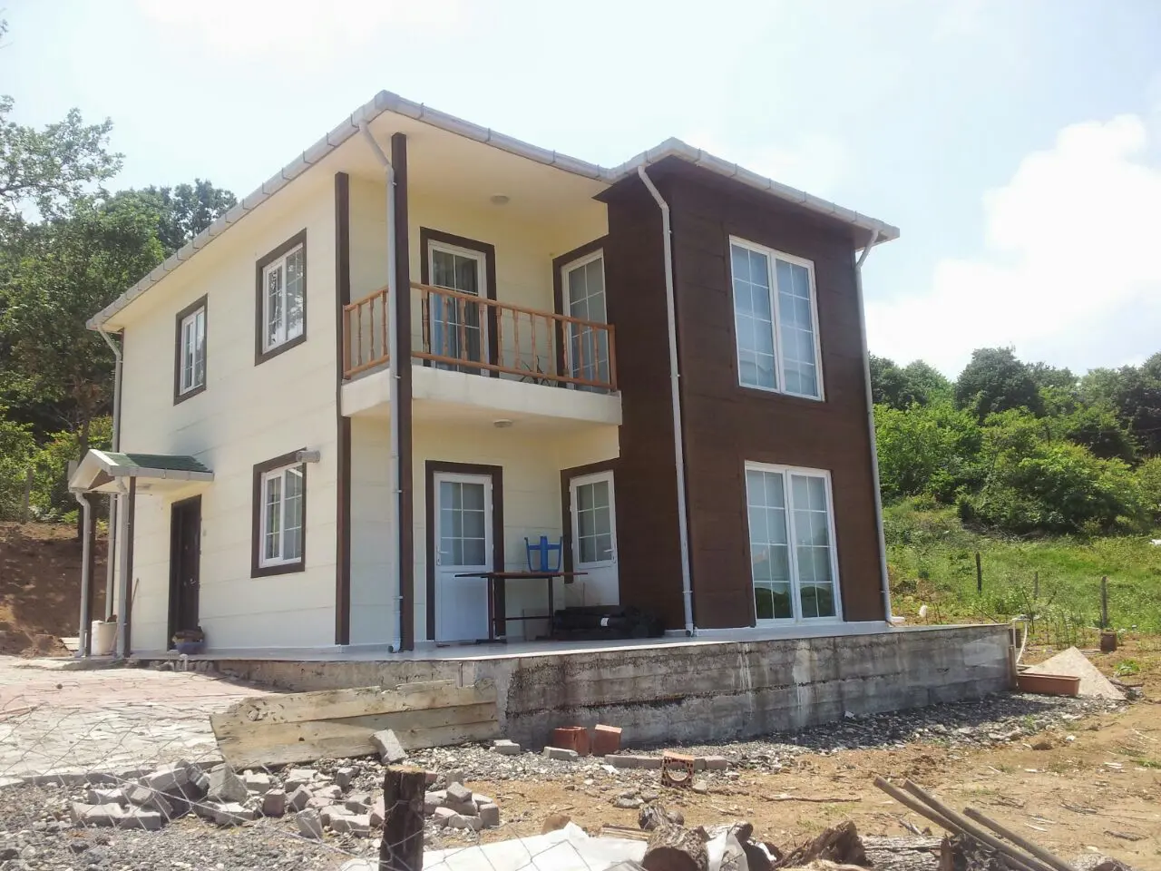 PREFABRICATED STRUCTURE