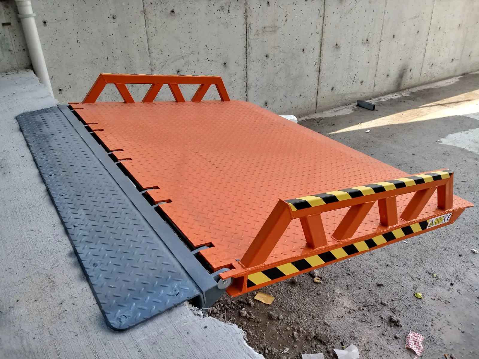 Vertical Yard Leveler