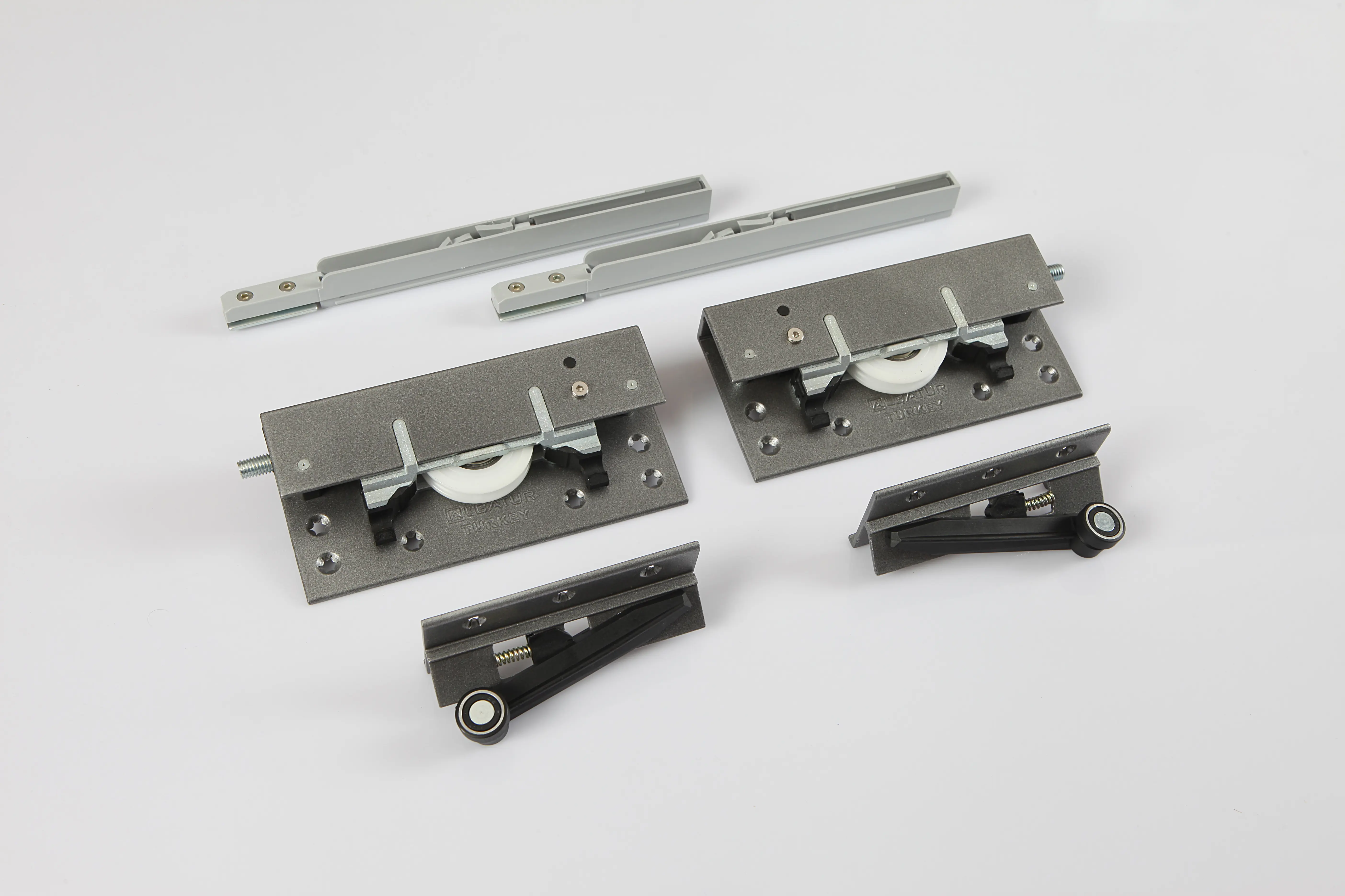 ADJUSTABLE SLIDING WARDROBE SYSTEM