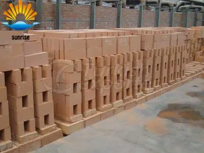 Clay refractory brick