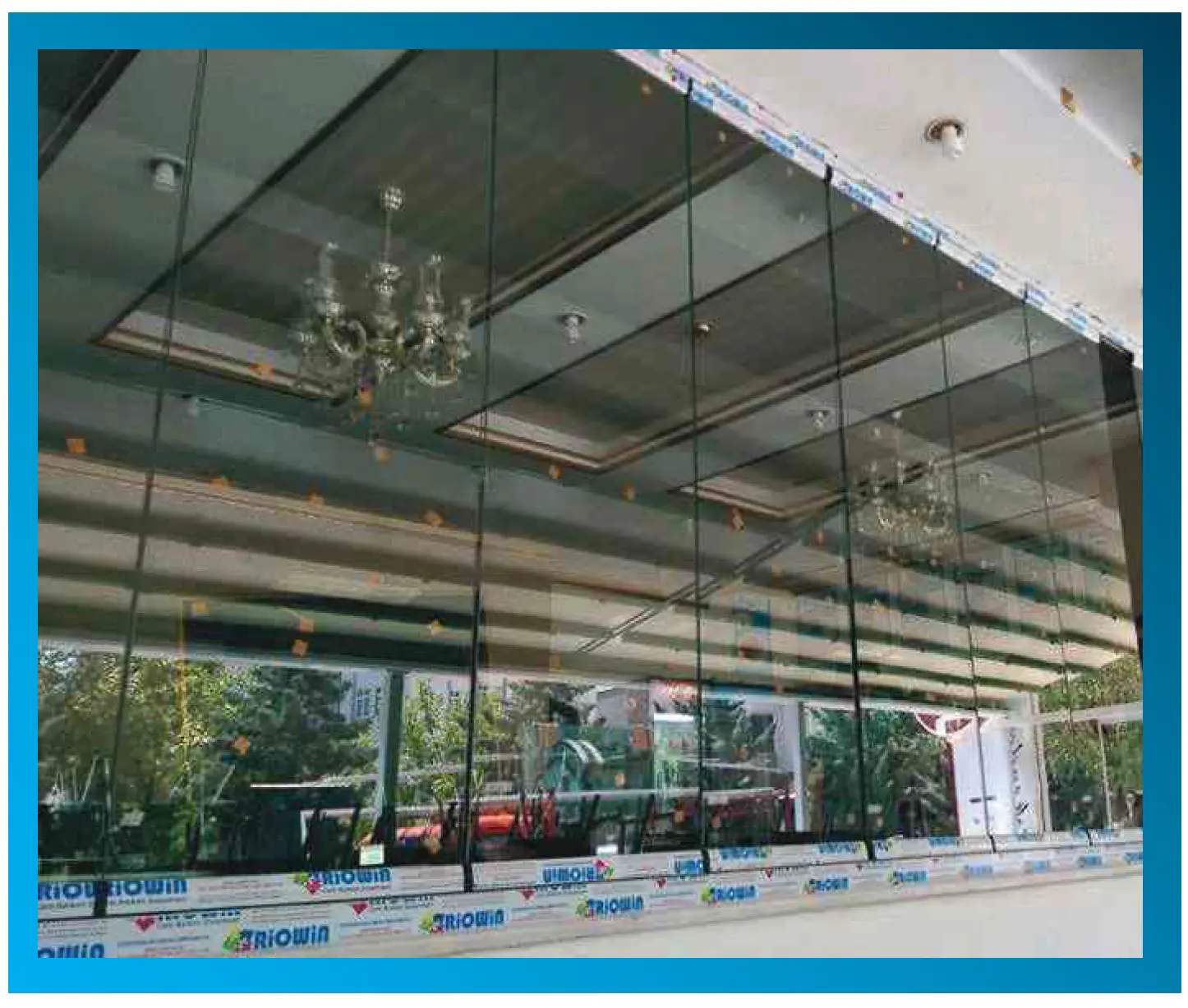 HEAT INSULATED FOLDING WINDOW SYSTEM