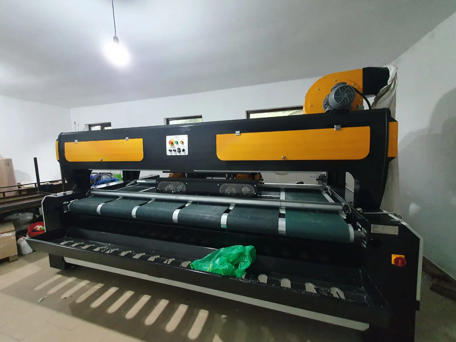 Машина для финального расчесывания и упаковки ковров Alpha